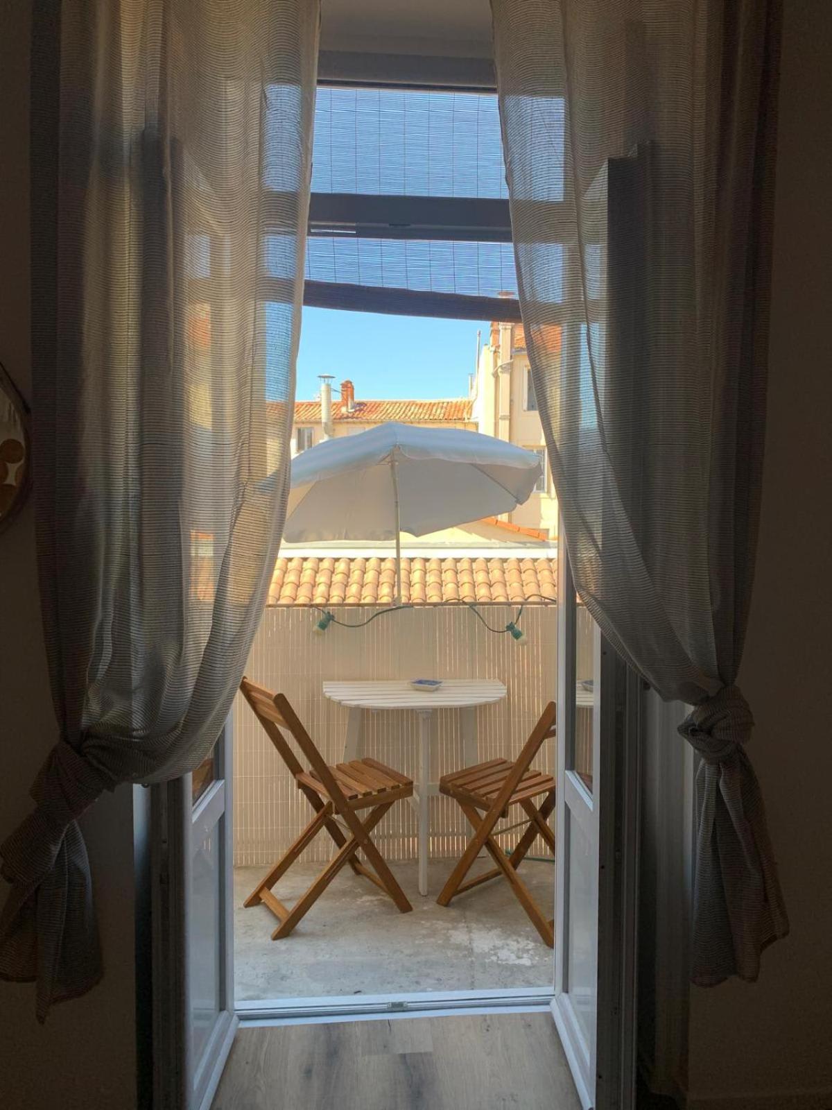 Groomi Le Boheme - Center Balcony And Air Conditioning! Μονπελιέ Εξωτερικό φωτογραφία