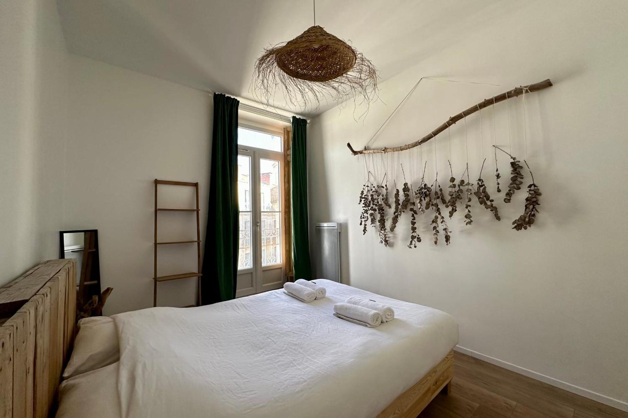 Groomi Le Boheme - Center Balcony And Air Conditioning! Μονπελιέ Εξωτερικό φωτογραφία