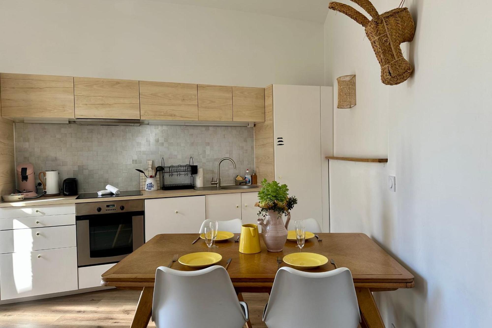 Groomi Le Boheme - Center Balcony And Air Conditioning! Μονπελιέ Εξωτερικό φωτογραφία